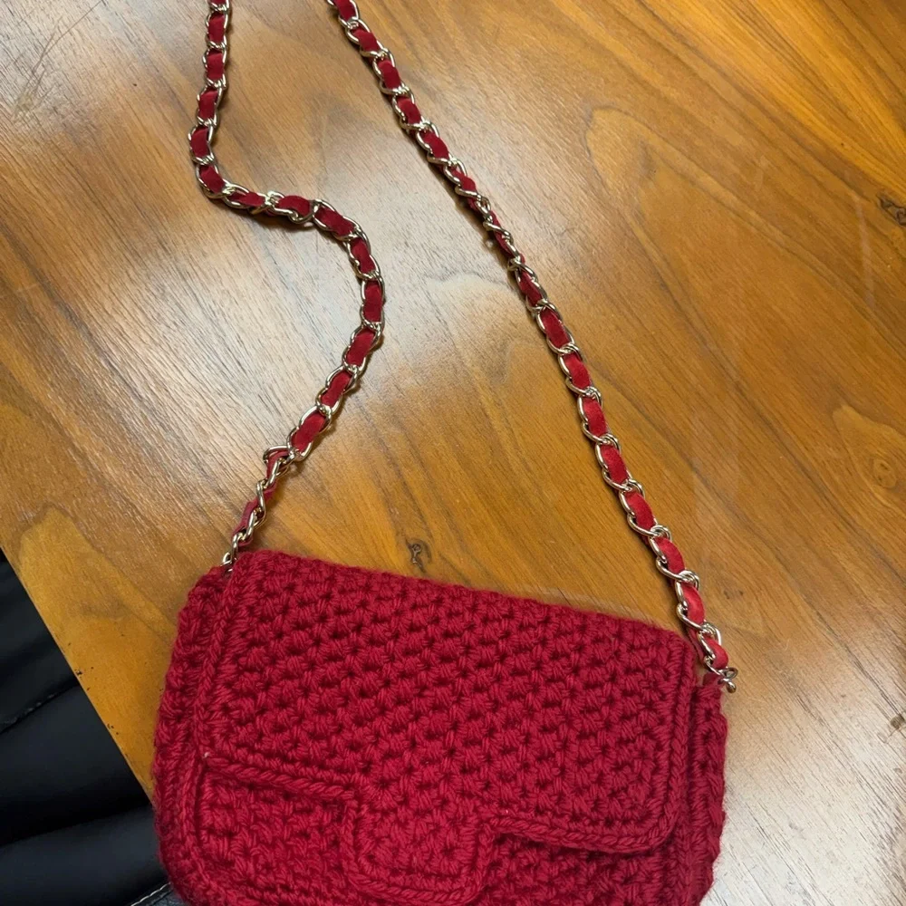 Catarina Bertini Crochet Chain-Handle Crossbody Bag in Red - Picture 2 of 8